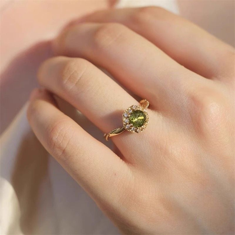 Vintage Olive Green Zircon Ring