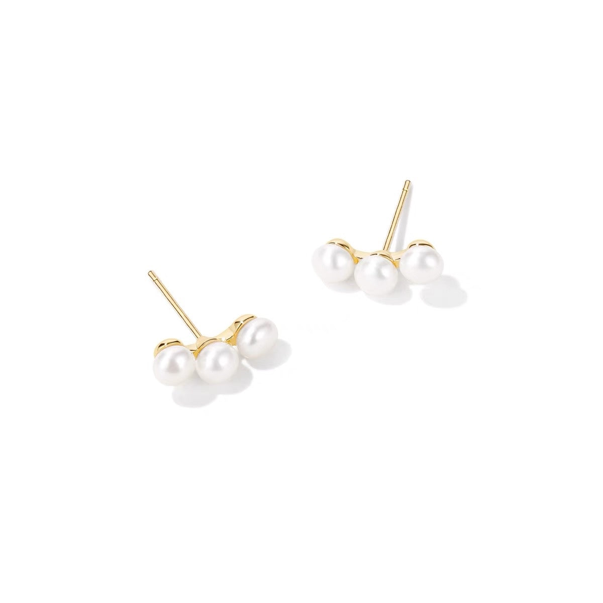Minimalist Natural Pearl Stud Earrings