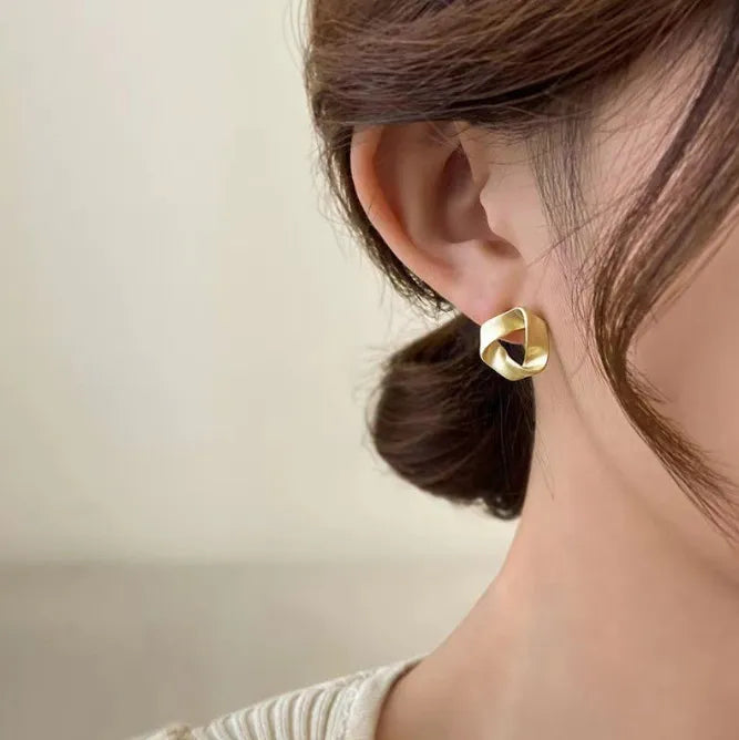 Retro Triangle Mobius Earrings