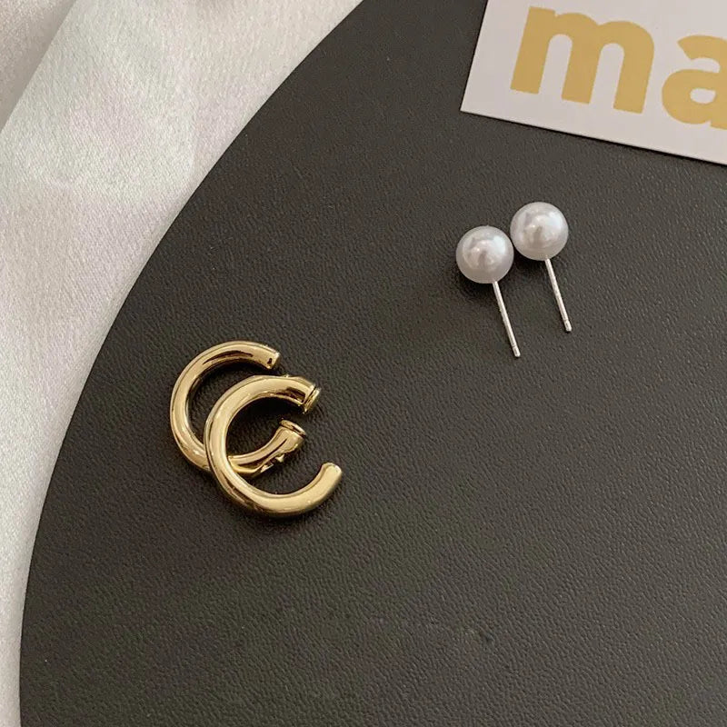 Minimalist C-shaped Pearl Earrings