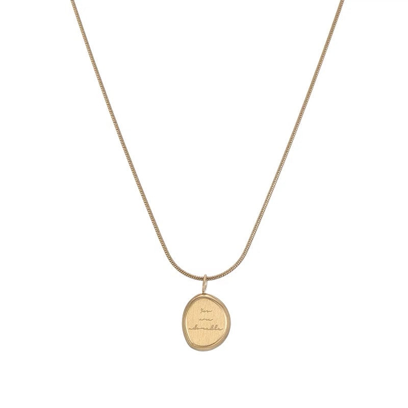 French Retro Gold Letter Pendant Necklace