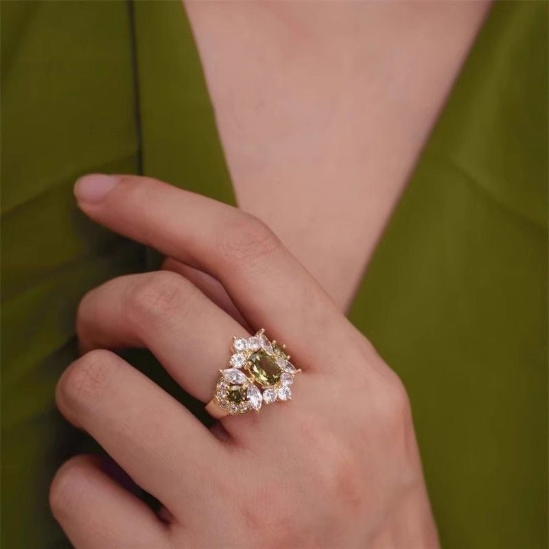 Vintage Olive Green Zircon Ring