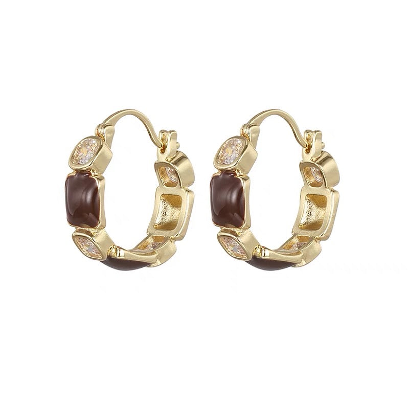 Maillard-Inspired Gold FrenchVintage Earrings