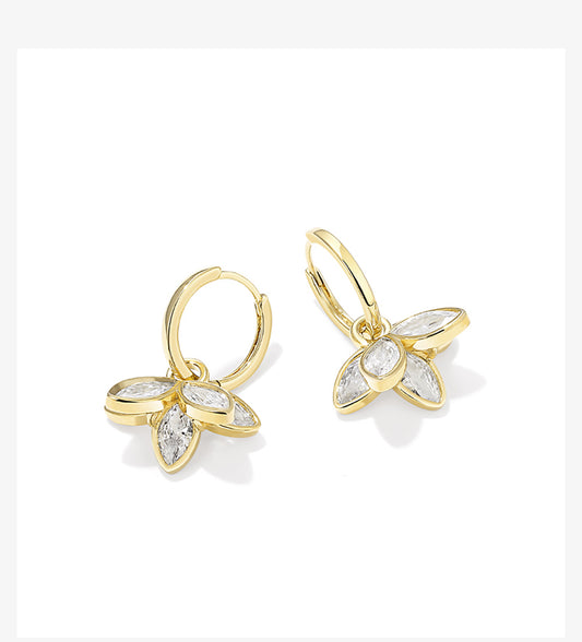 Crystal Leaf Earrings - Luxe & Vintage