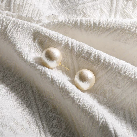 Vintage-Inspired Pearl StudEarrings