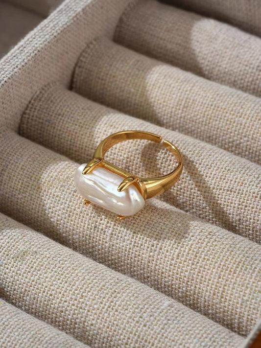 Natural Baroque Pearl Rectangular Ring