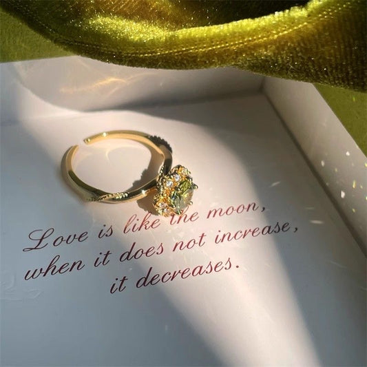 Vintage Olive Green Zircon Ring